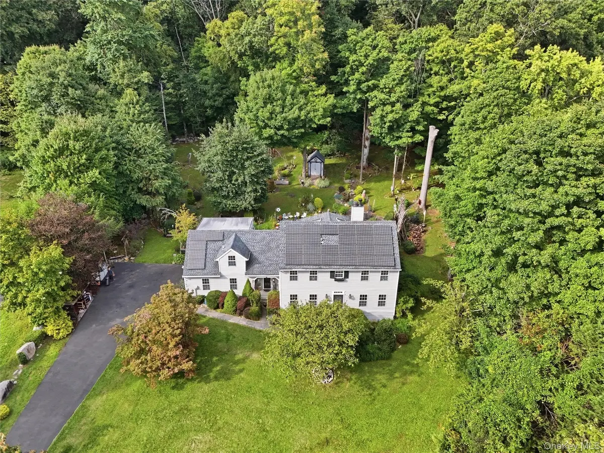 40 Apple Hill DR, Cortlandt Manor, NY 10567