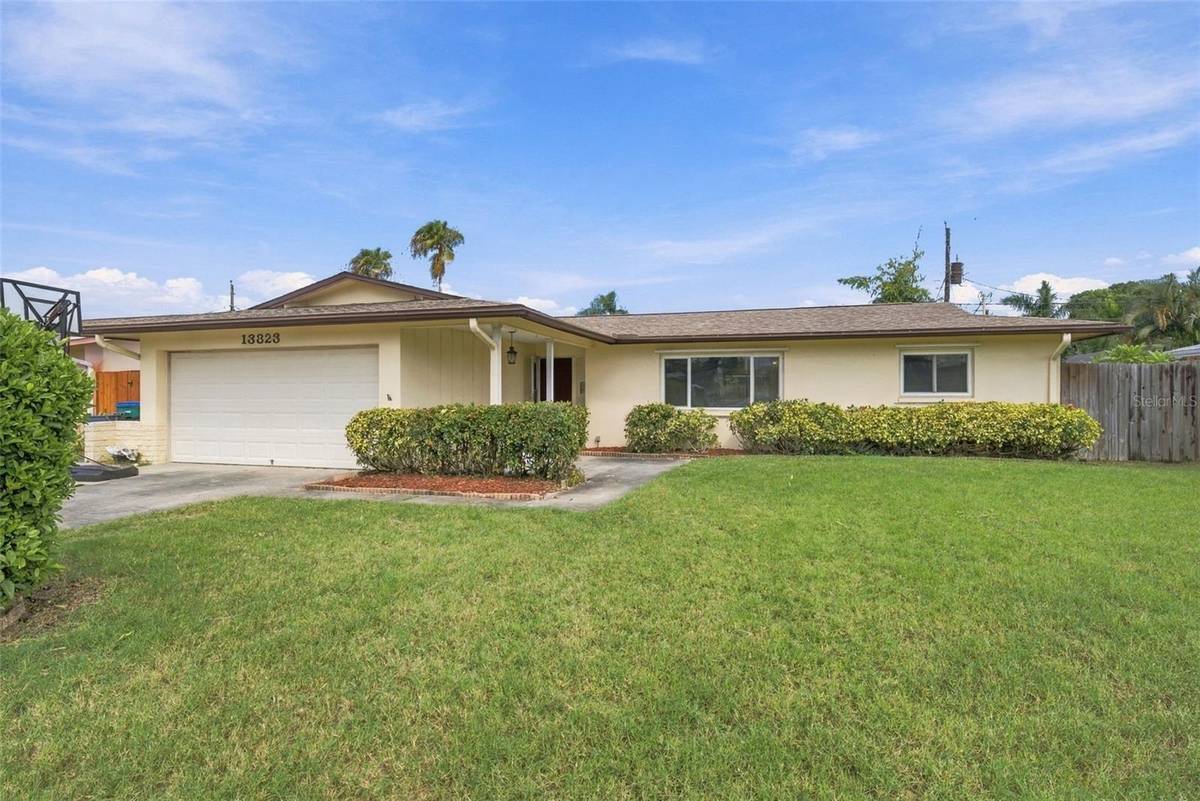 13823 WILDWOOD DR, Largo, FL 33774