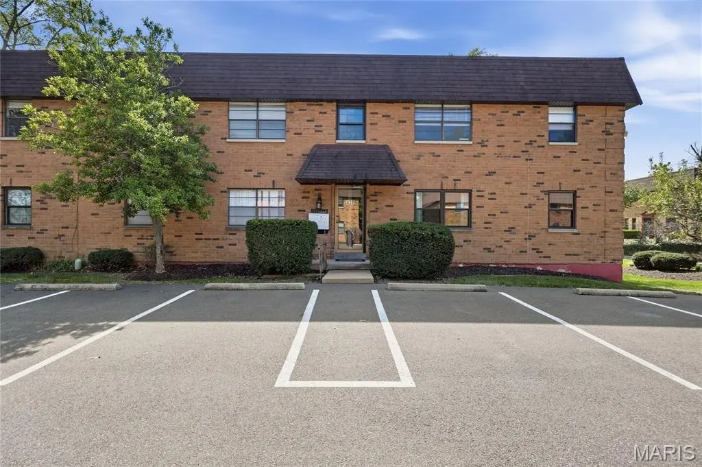 439 S Clay AVE #4, Kirkwood, MO 63122