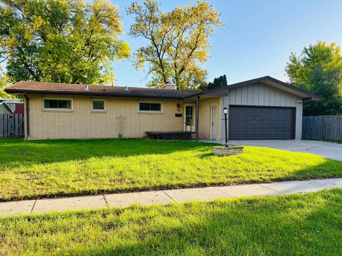 90 Cedar AVE N, Fargo, ND 58102