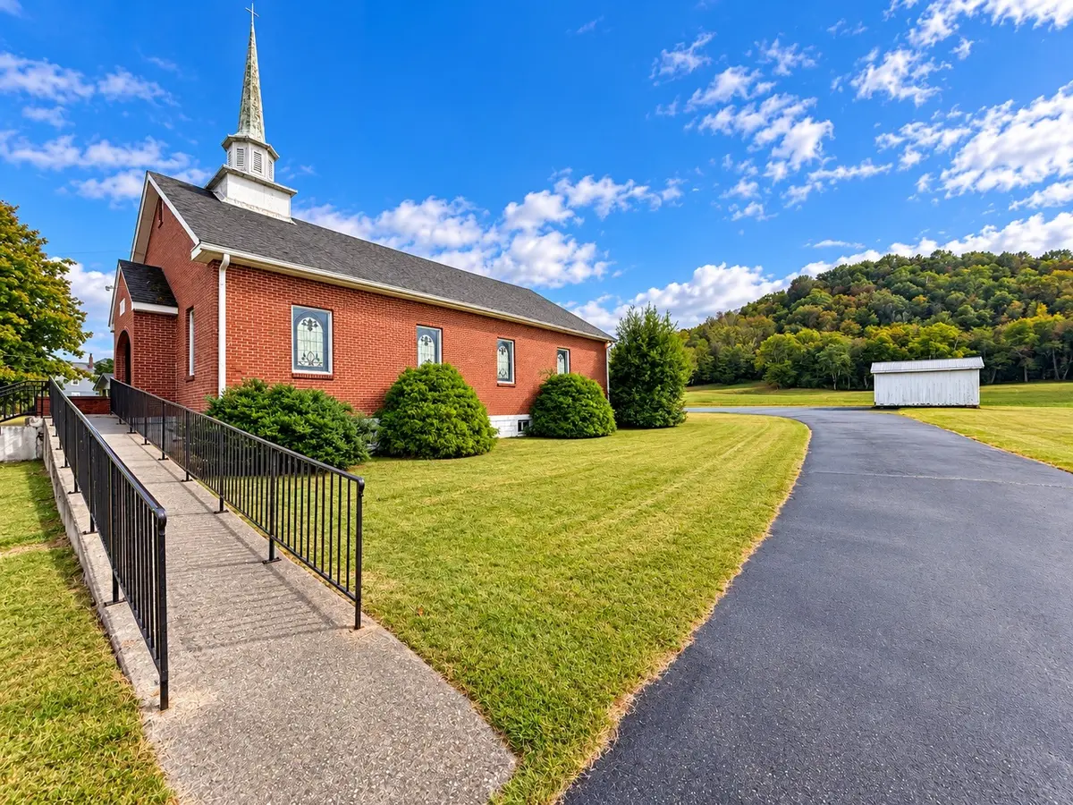 732 Lancaster Hwy, Lancaster, TN 38569