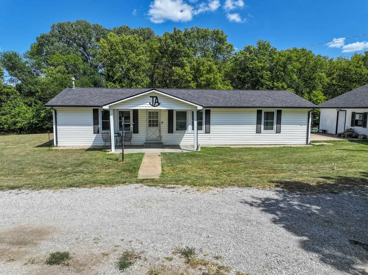 19421 US Highway 160, Winfield, KS 67156