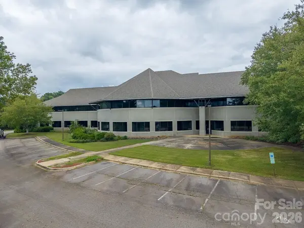 301 NP And L LOOP, Franklin, NC 28734