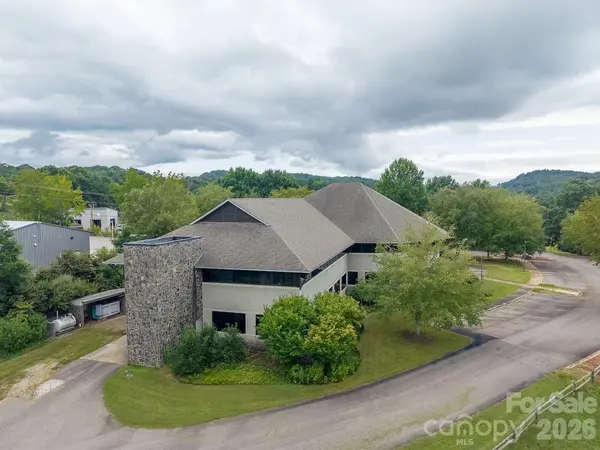 301 NP And L LOOP, Franklin, NC 28734