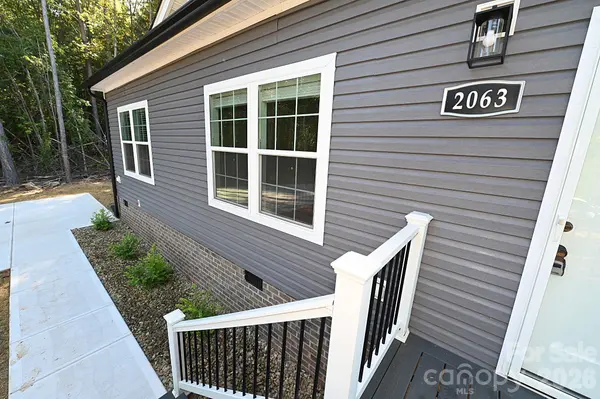 2063 Vance ST, Newton, NC 28658
