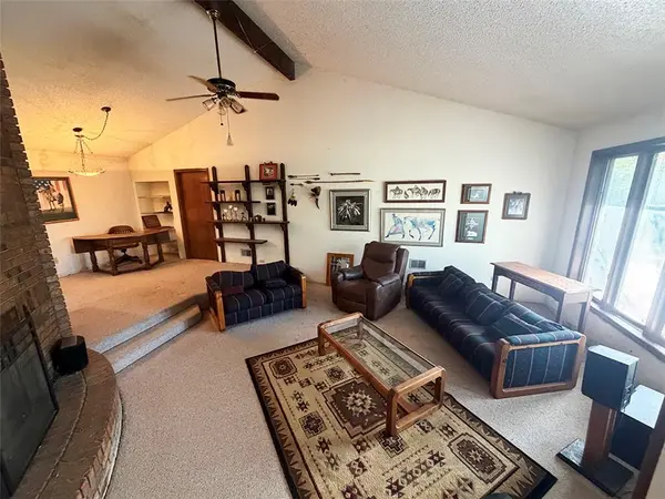1405 Lynwood CT, Liberty, MO 64068