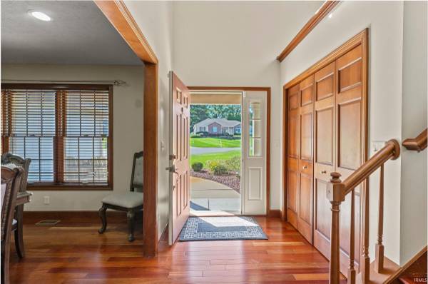 13086 Bear Creek CT, Middlebury, IN 46540-8646