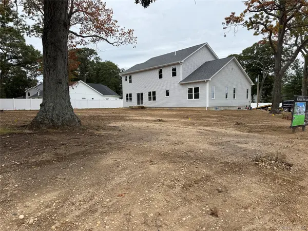1 lotto CT, Lake Grove, NY 11755
