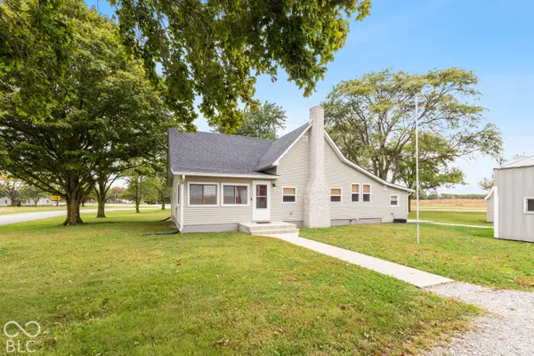 8821 N Sugar Creek AVE, Colfax, IN 46035