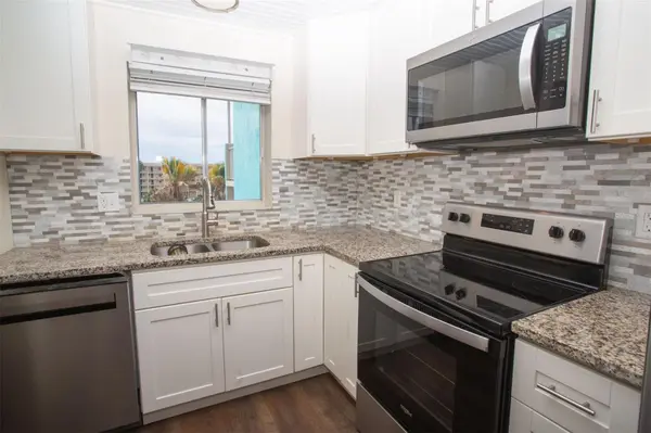 3710 LAKE BAYSHORE DR #k416, Bradenton, FL 34205