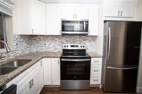 3710 LAKE BAYSHORE DR #k416, Bradenton, FL 34205