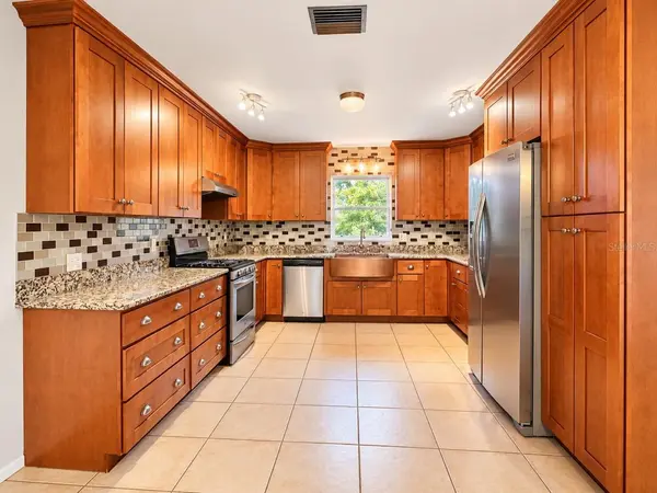 4709 BROOKSDALE DR, Sarasota, FL 34232