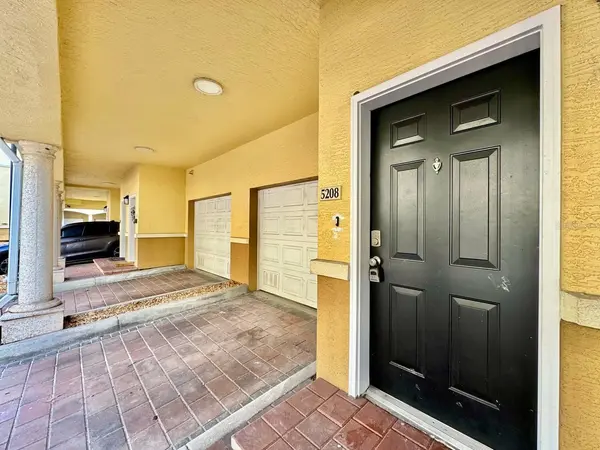 5208 HAMPTON BEACH PL, Tampa, FL 33609