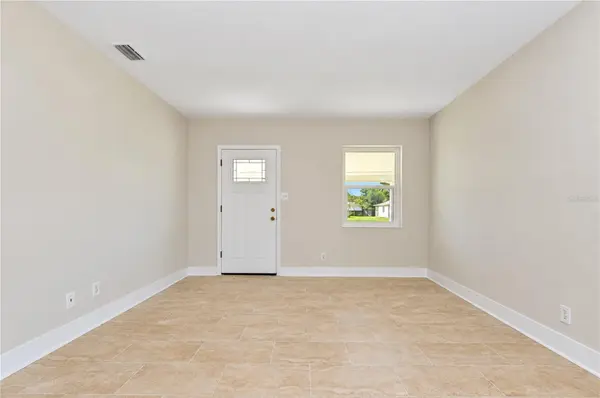 4117 BAY ST NE, St Petersburg, FL 33703