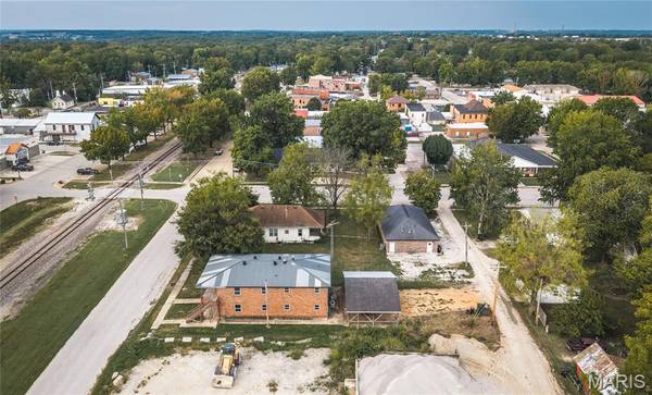 213 E Springfield ST, St James, MO 65559