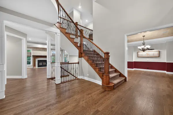 40W865 Maplehurst LN, Hampshire, IL 60140