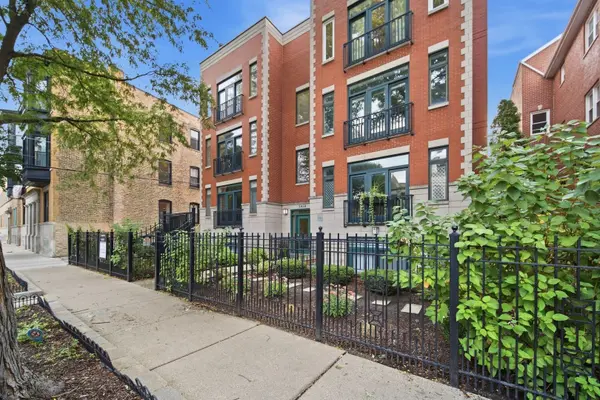 3939 N Greenview AVE #GN, Chicago, IL 60613