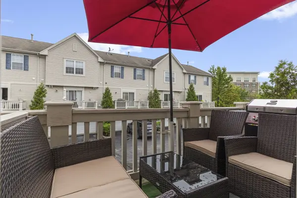 721 Hanbury DR, Des Plaines, IL 60016