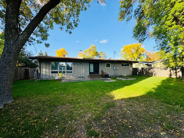 90 Cedar AVE N, Fargo, ND 58102