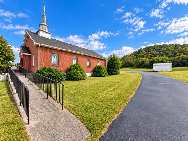 732 Lancaster Hwy, Lancaster, TN 38569