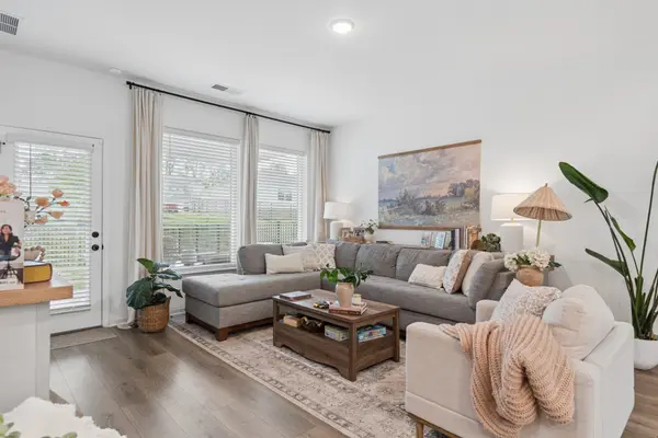 1200 Linn Cove Ct, Gallatin, TN 37066