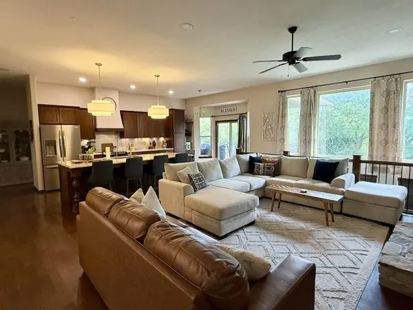 8022 W Palmetto St, Wichita, KS 67205