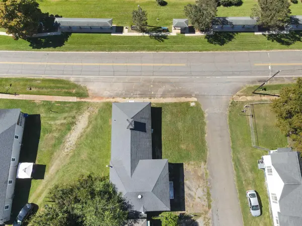 911 Main ST, Wellford, SC 29385