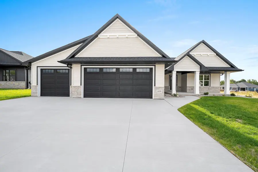 4438 NATURE RDG, Howard, WI 54313-0000