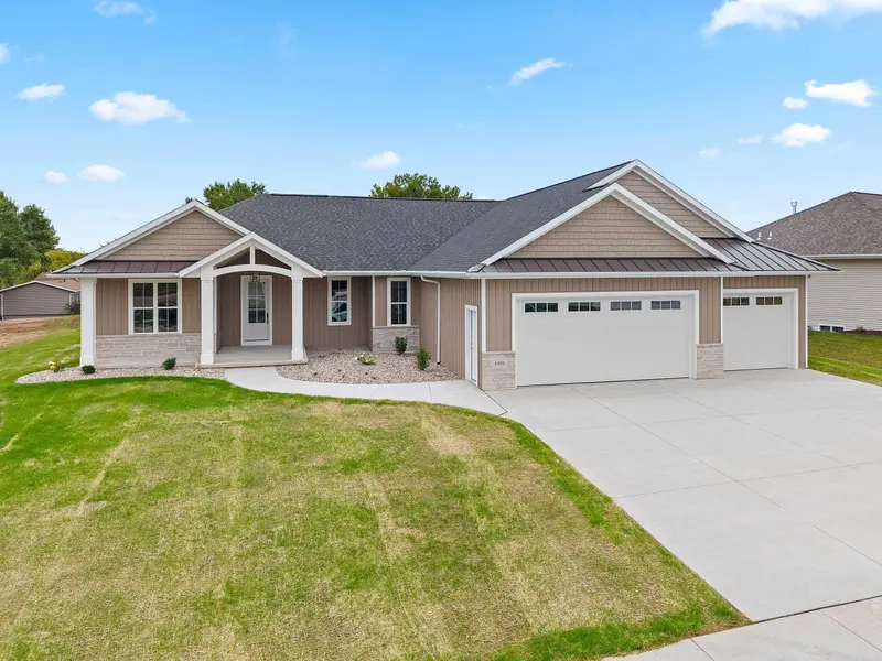 4405 NATURE RDG, Howard, WI 54313-0000