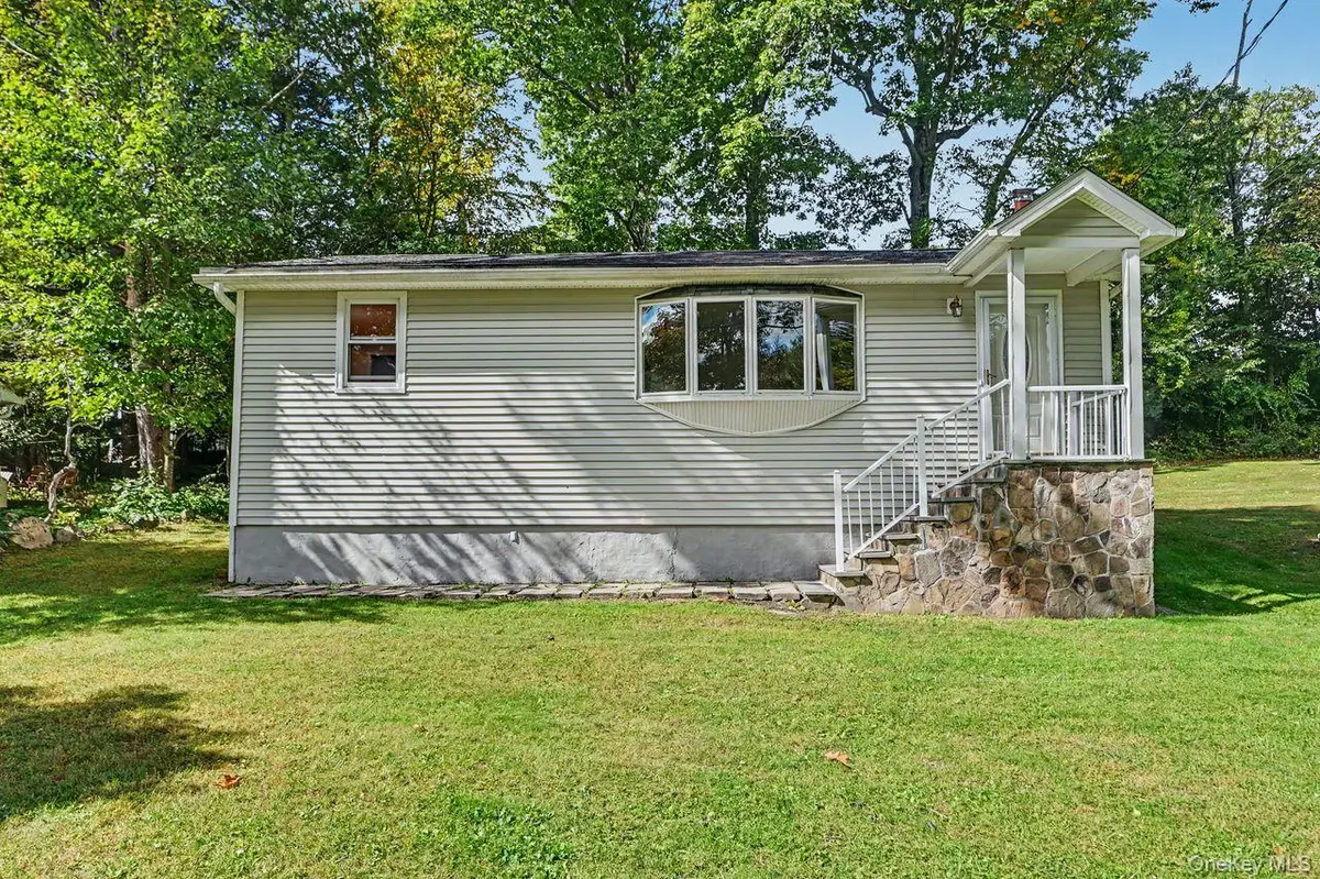 10 Palisades RD, Patterson, NY 12563