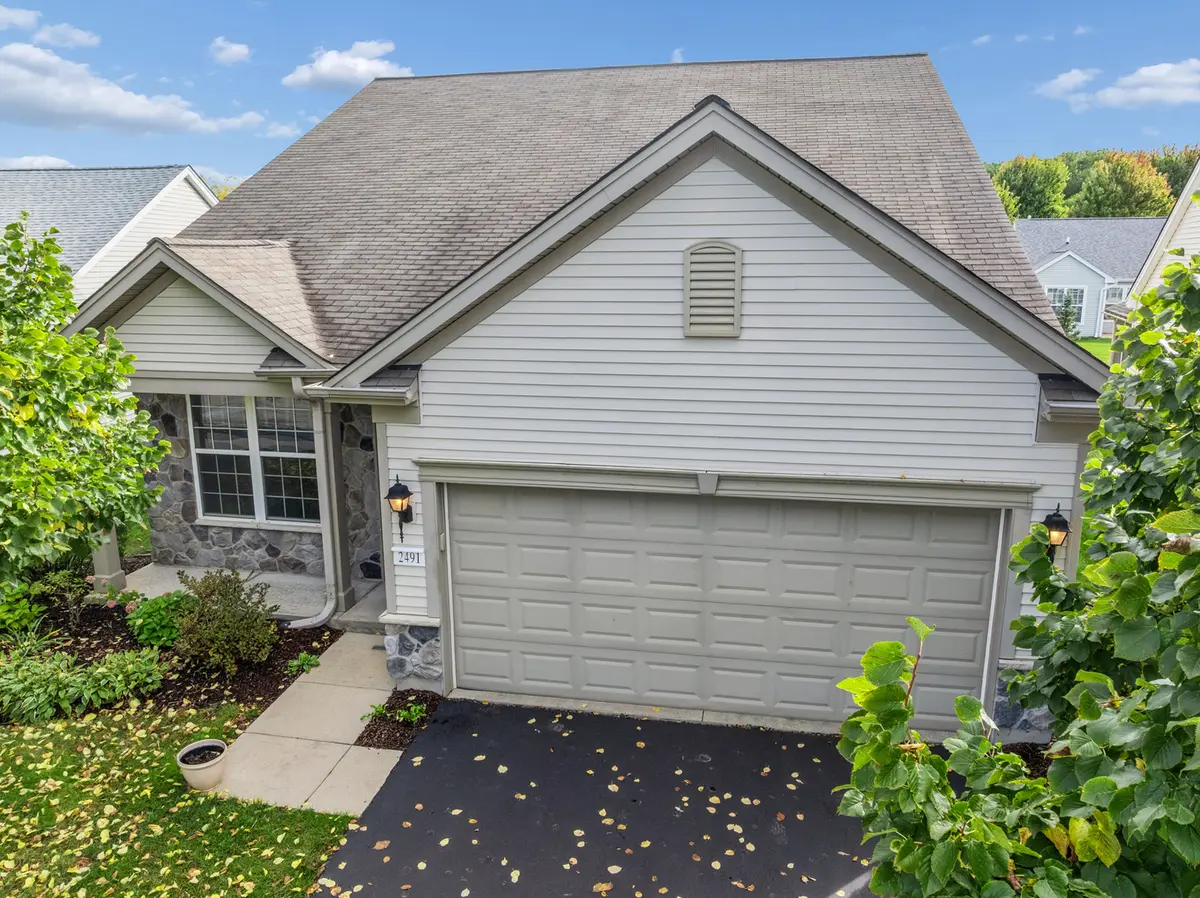 2491 Sandlewood CIR, Elgin, IL 60124