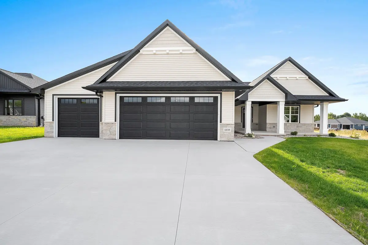 4438 NATURE RDG, Howard, WI 54313-0000