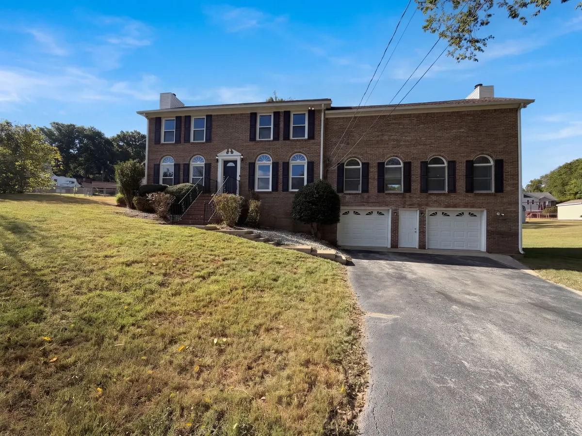 109 Rocky Dr, Columbia, TN 38401