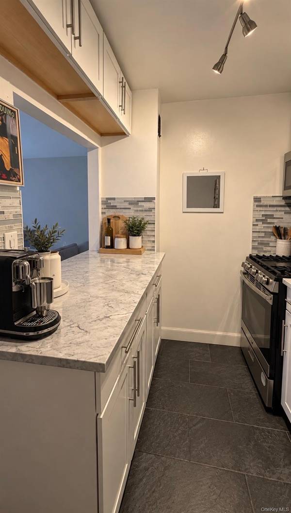 8940 151 AVE #1F, Howard Beach, NY 11414