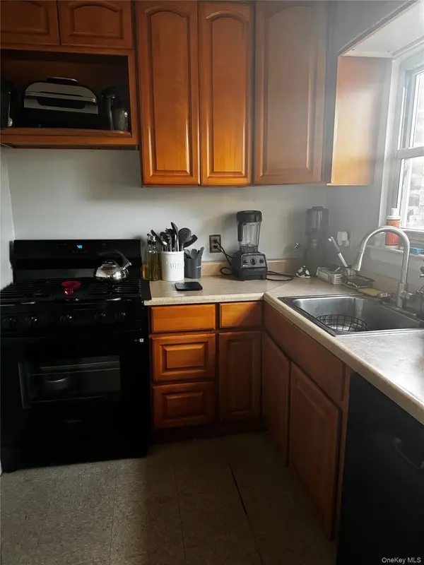 198-17 Dunton AVE #2nd floor, Holliswood, NY 11423