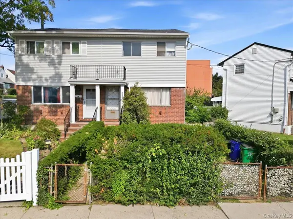 20229 120th AVE, Saint Albans, NY 11412
