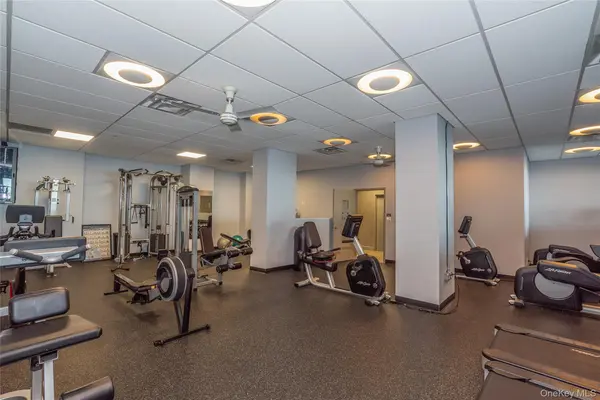 166-25 Powells Cove BLVD #12F, Beechhurst, NY 11357