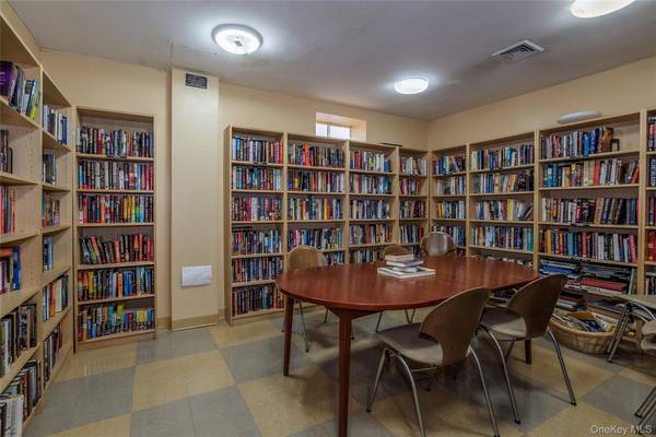 166-25 Powells Cove BLVD #12F, Beechhurst, NY 11357