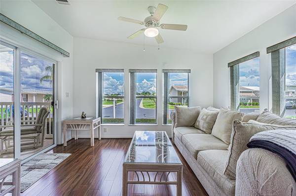 37232 NEUKOM AVE, Zephyrhills, FL 33541