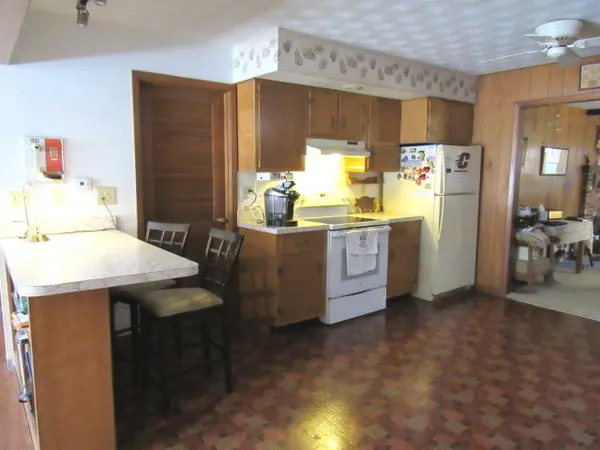 74 Hillcrest DR, Clinton, IL 61727