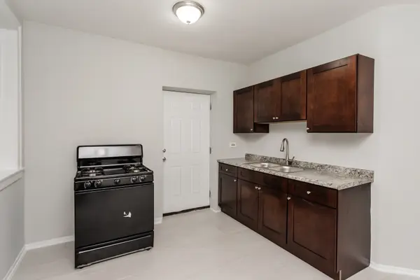 6911 S Paxton AVE #2, Chicago, IL 60649