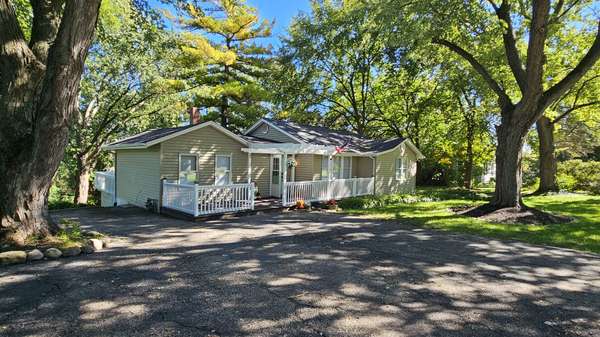 1105 S Hough ST, Barrington, IL 60010
