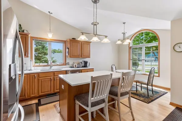 10327 165th ST W, Lakeville, MN 55044