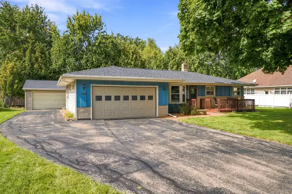 1011 S BLUEMOUND DR, Appleton, WI 54914