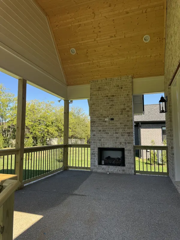 1010 Stone Creek Ln, Lebanon, TN 37087