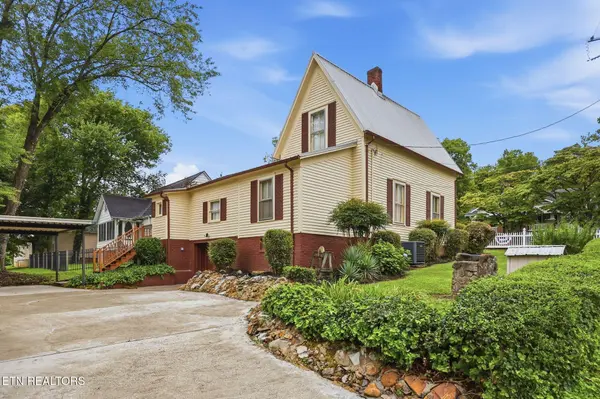 627 Medaris St, Clinton, TN 37716