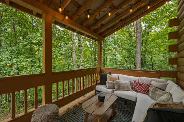 1005 Daisy Ct, Sevierville, TN 37876