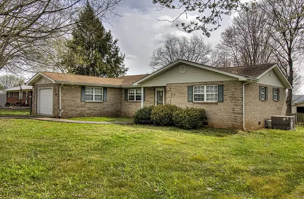 248 Ridgecrest Dr, Madisonville, TN 37354
