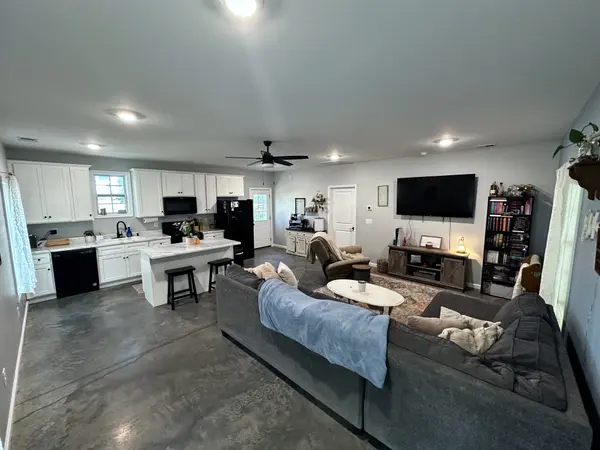 3424 Dobbins Pike, Portland, TN 37148