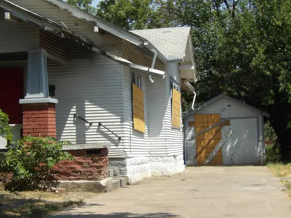 2032 S Main St, Wichita, KS 67213